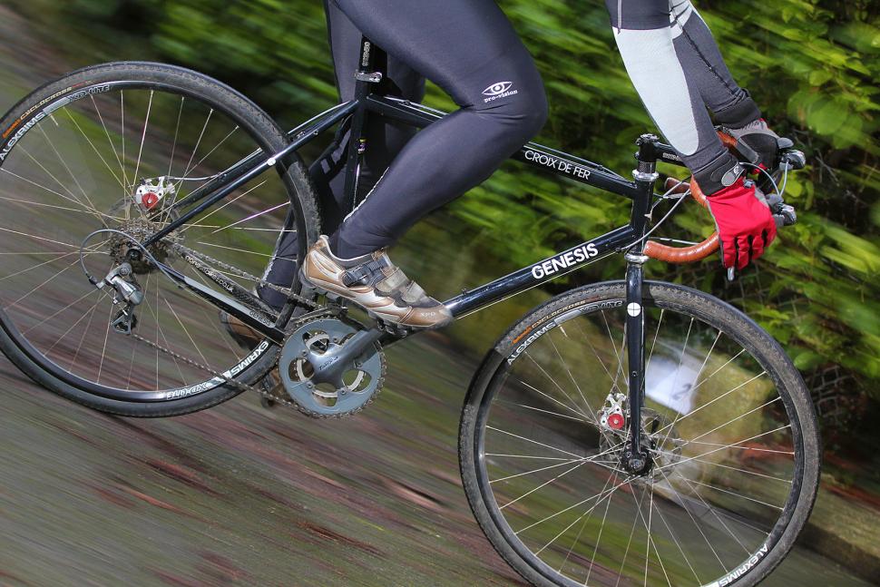 Review Genesis Croix de Fer road.cc